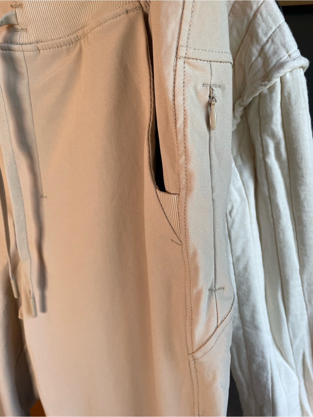 Birddogs Men's Jogger Pants Size L Khaki Tan Wayne Regretzkys Boomstick - Picture 2 of 8